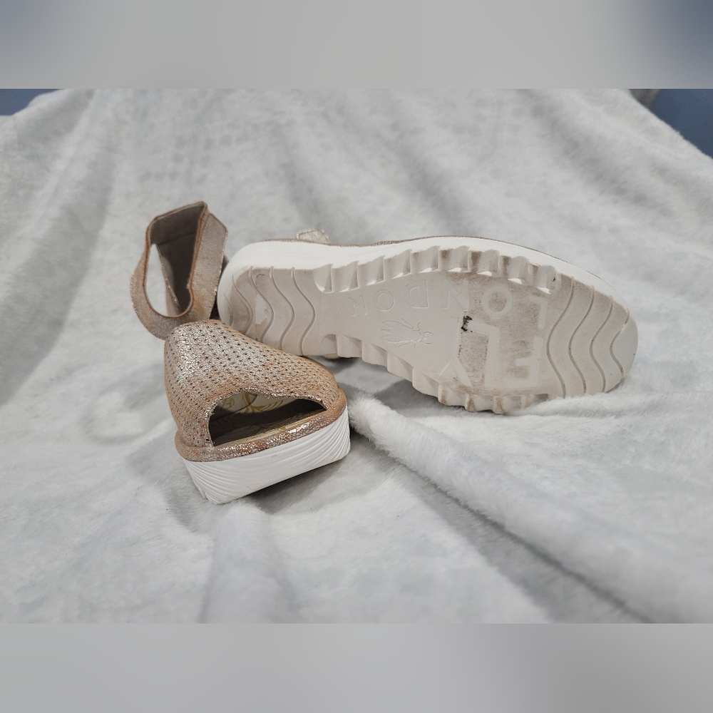Fly London Yake Metallic Leather Wedge Sandals Women's Size 7.5 EU 37 - Picture 10 of 10